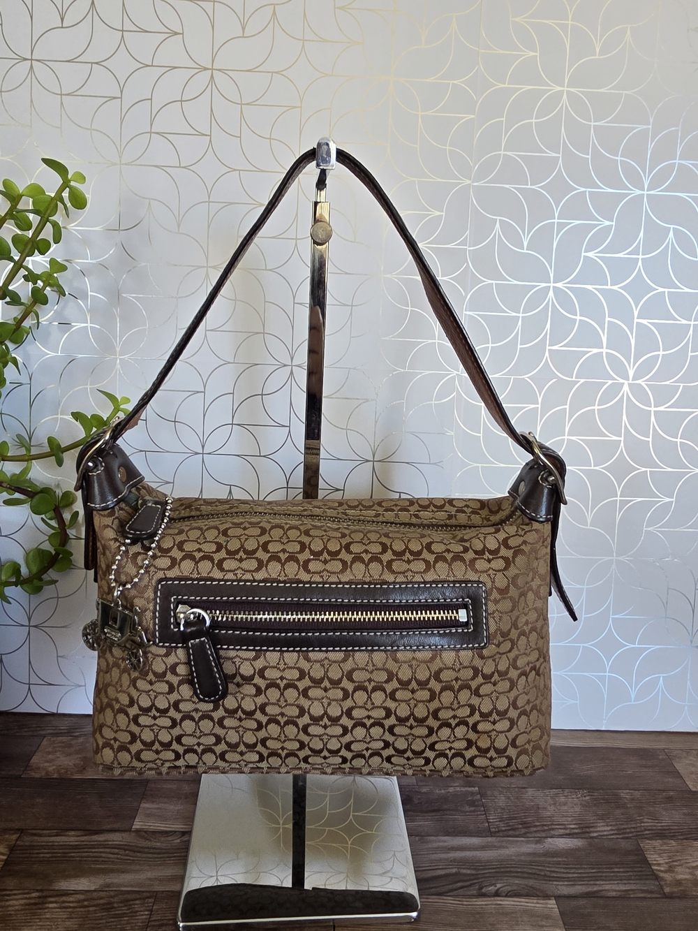 vintage Coach Signature Demi Hobo Baguette (Style No. 6332